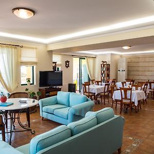 Suite à 2 Chambres à Coucher